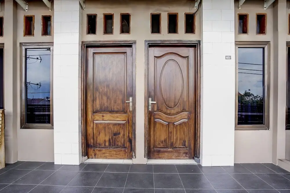 Сурабая: OYO Flagship 90890 Bratang Gede Residence