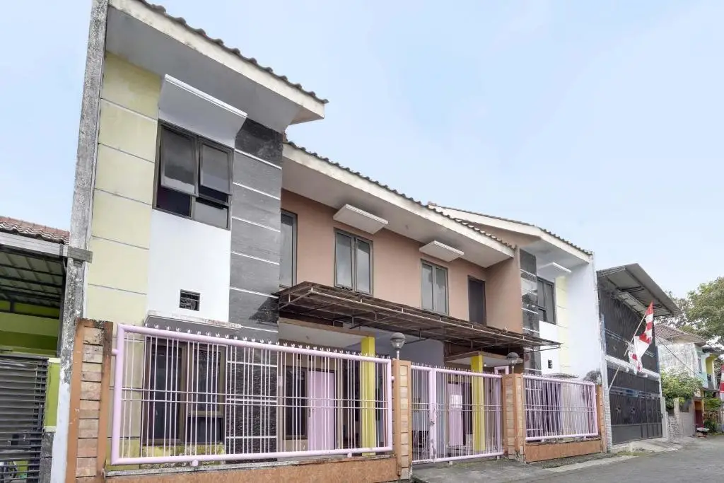 OYO Life 91626 Rr Kost Putri Syariah — фото 1