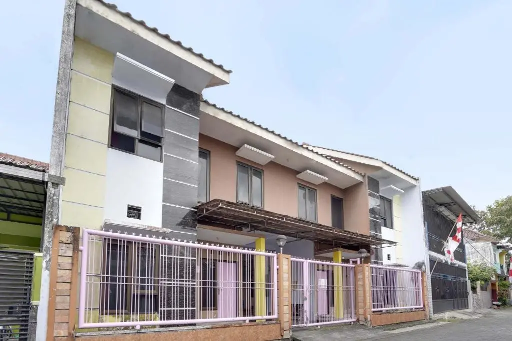 Лумаджанг: OYO Life 91626 Rr Kost Putri Syariah