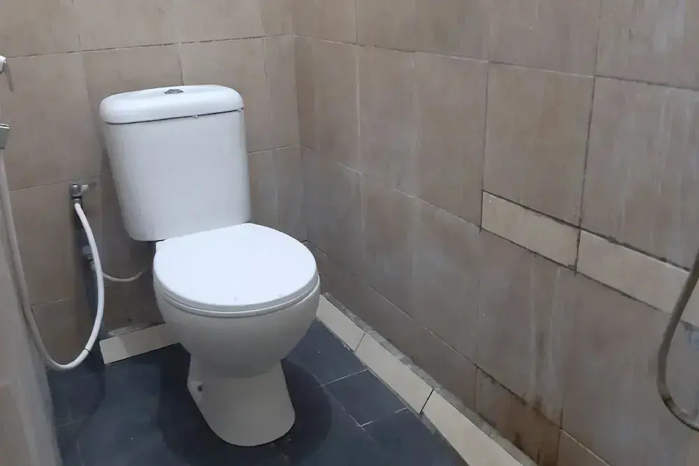 Банджармасин: OYO 92243 Fanilly Guest House MarabahanNearJembatan Rumpiang