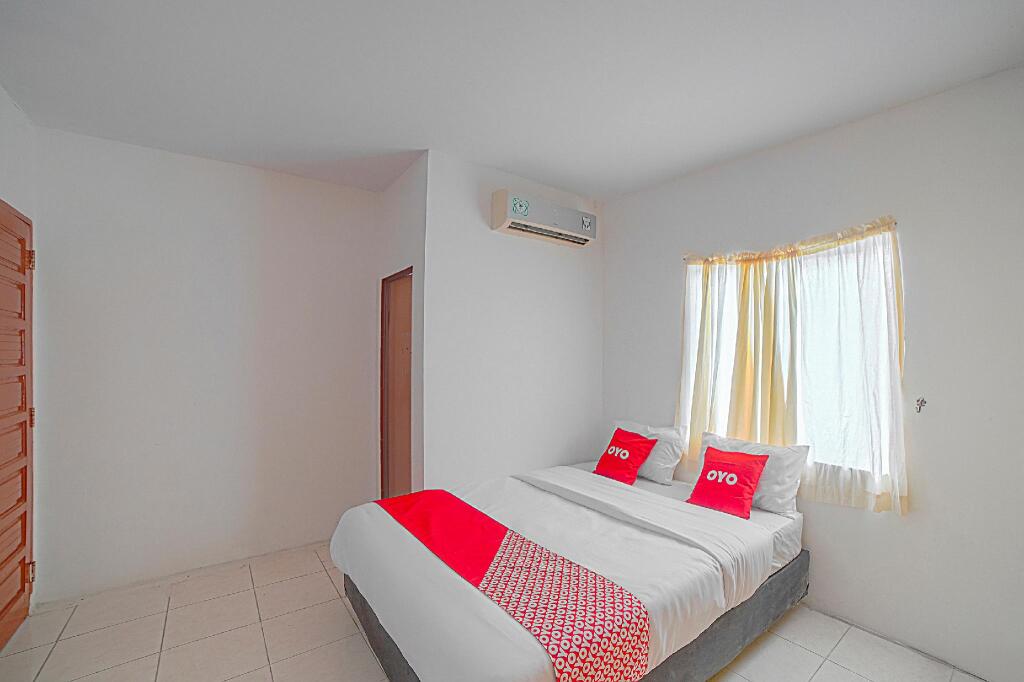 Медан: OYO 90637 Rumah Ni Karo