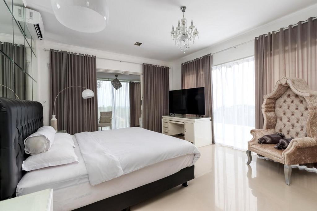 Беноа: TJ White Villa 670m2 with Private Pool and Outstanding View by GLOBALSTAY