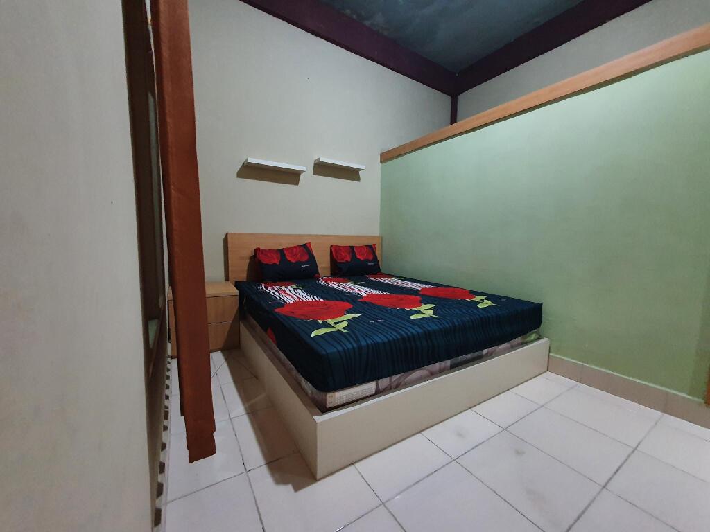 Джамби: OYO 90976 Bagus Family Kost