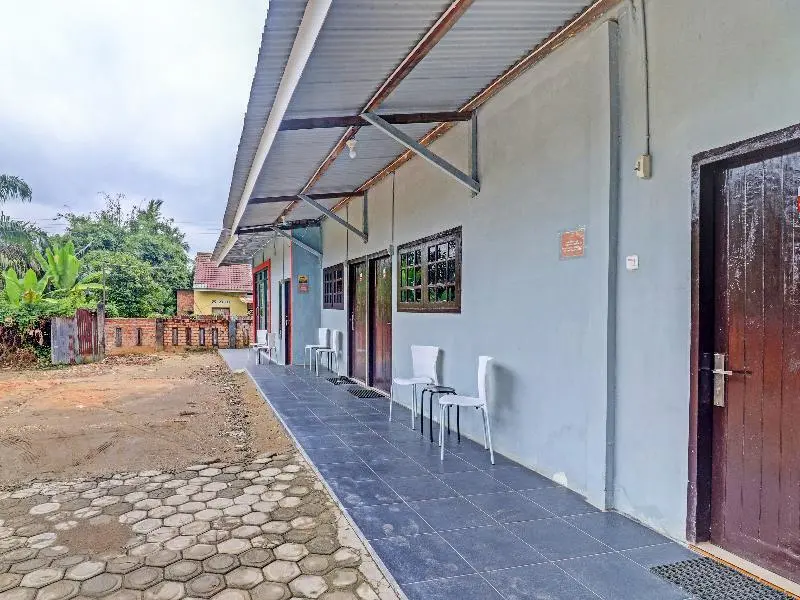 Джамби: OYO 91022 STeZe Homestay Syariah