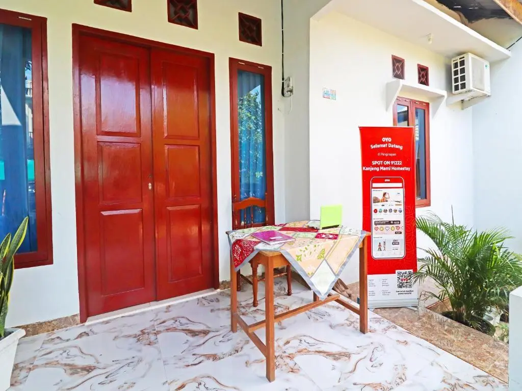 Джамби: SPOT ON 91222 Kanjeng Mami Homestay Syaria