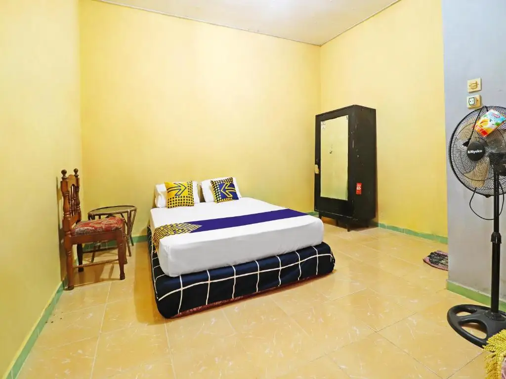 Джамби: SPOT ON 91222 Kanjeng Mami Homestay Syaria