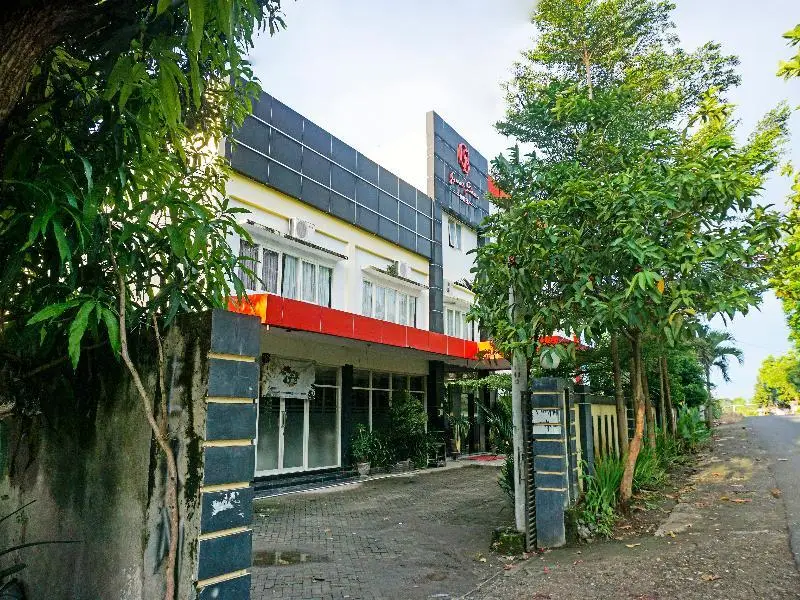 Кабупатен Соппенг: Capital O 91331 Hotel Grand Saota Soppeng