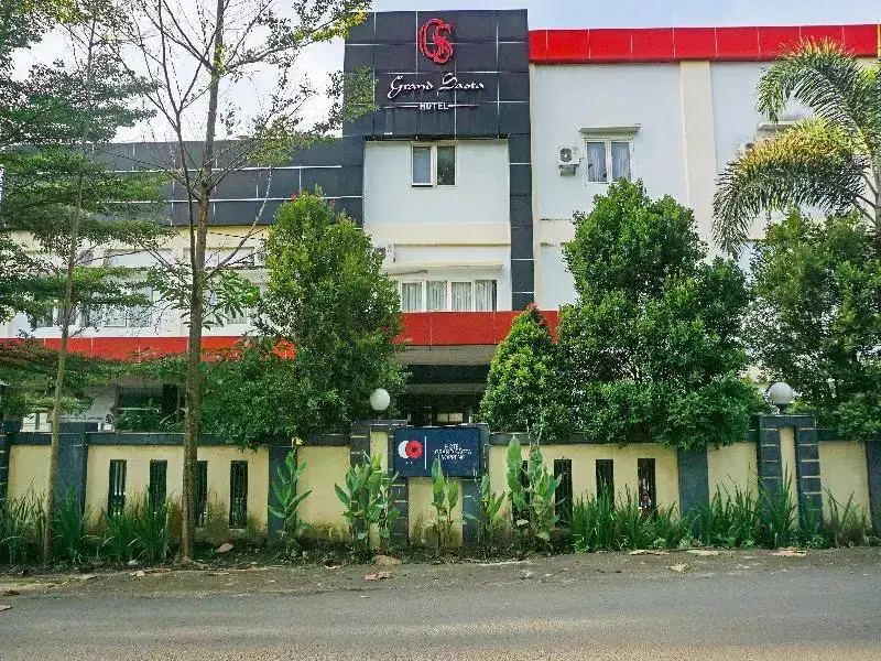 Кабупатен Соппенг: Capital O 91331 Hotel Grand Saota Soppeng