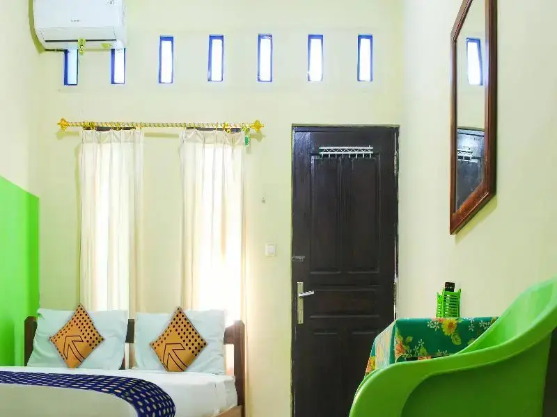 Купанг: SPOT ON 91227 Al Bayt Syariah Guest House