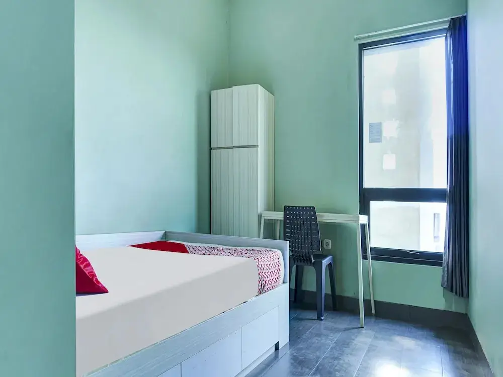 Караванг: SPOT ON 91205 Rindang Guesthouse Syariah