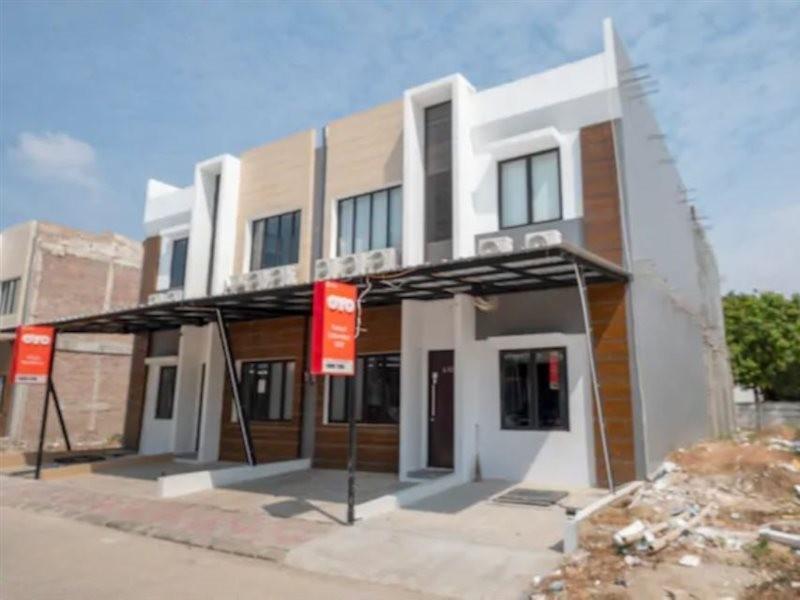 Караванг: OYO 3246 Rukost Columbus G10