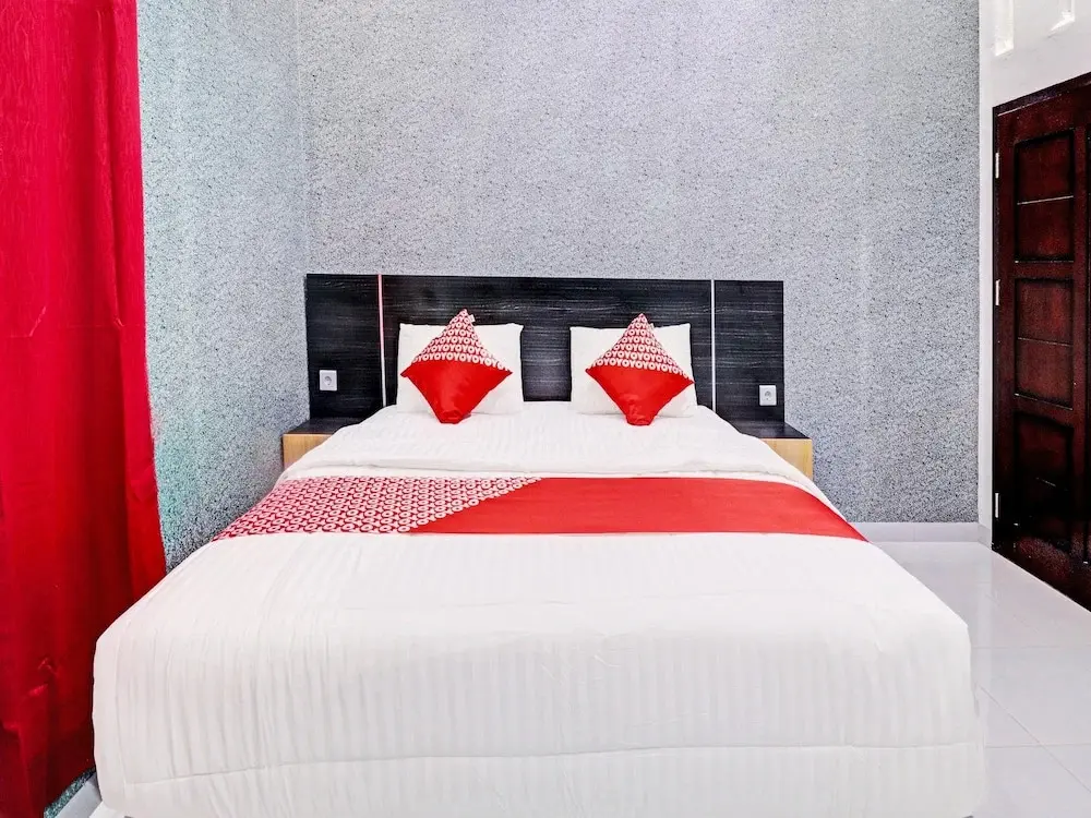 Саролангун: OYO 91203 Naufal Residence Syariah