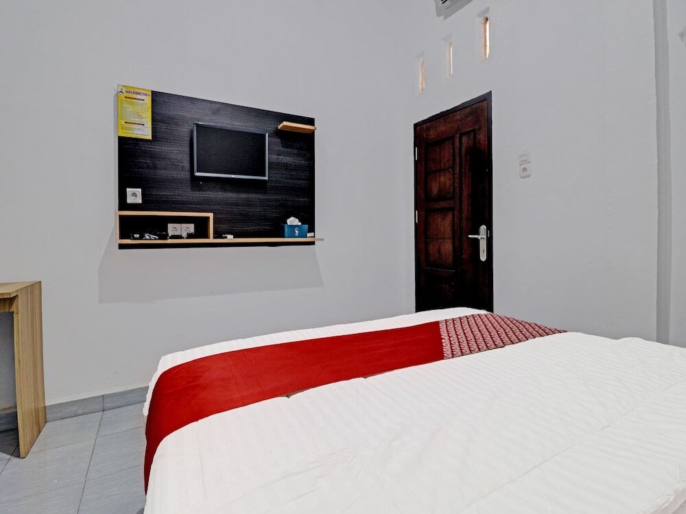 Саролангун: OYO 91203 Naufal Residence Syariah
