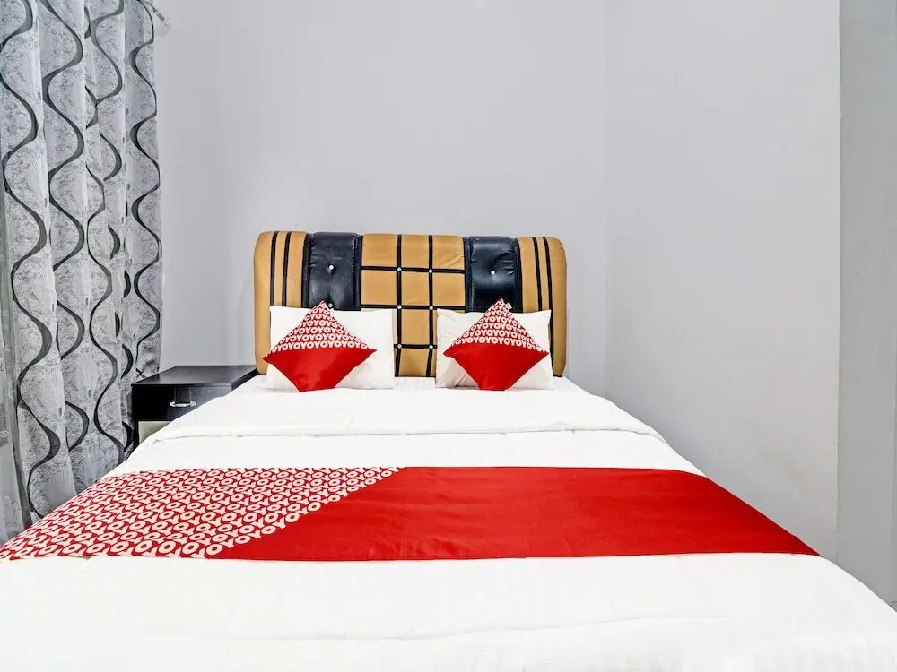 Саролангун: OYO 91203 Naufal Residence Syariah