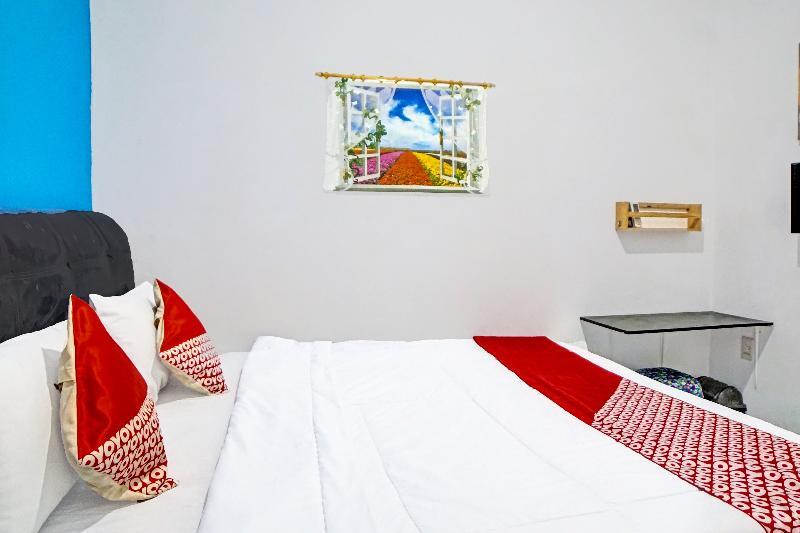 Медан: Oyo 91459 Asri House