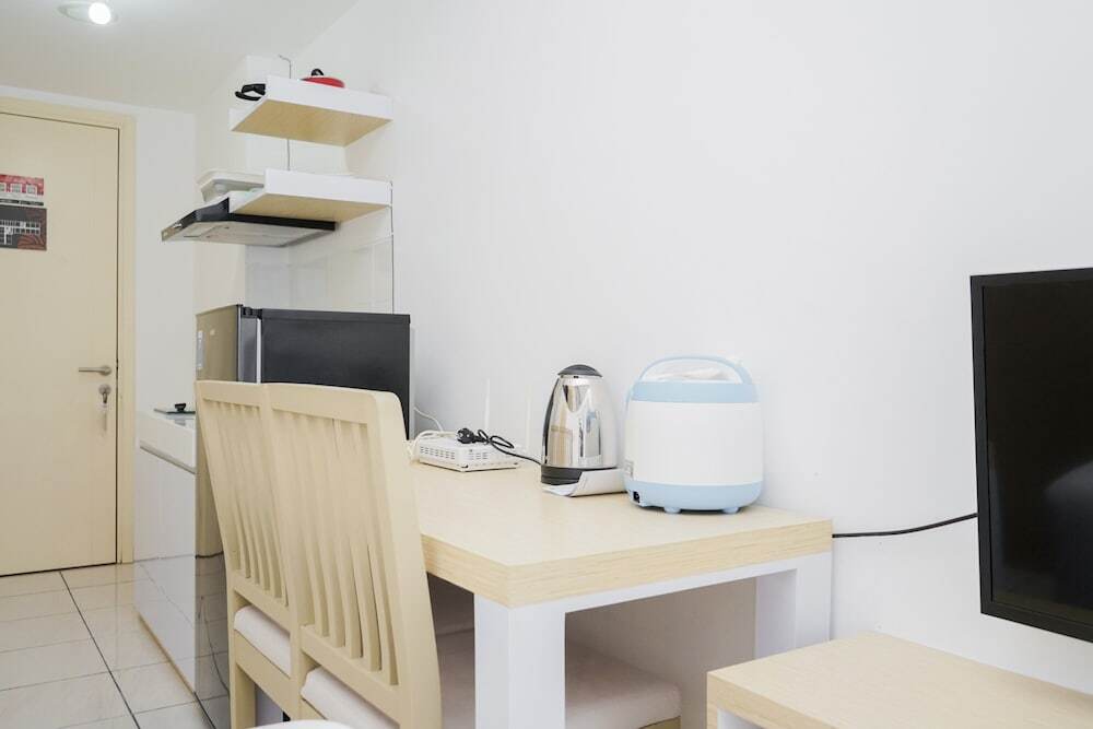 Legok: Comfort with Garden View Studio Apartment M-Town Residence