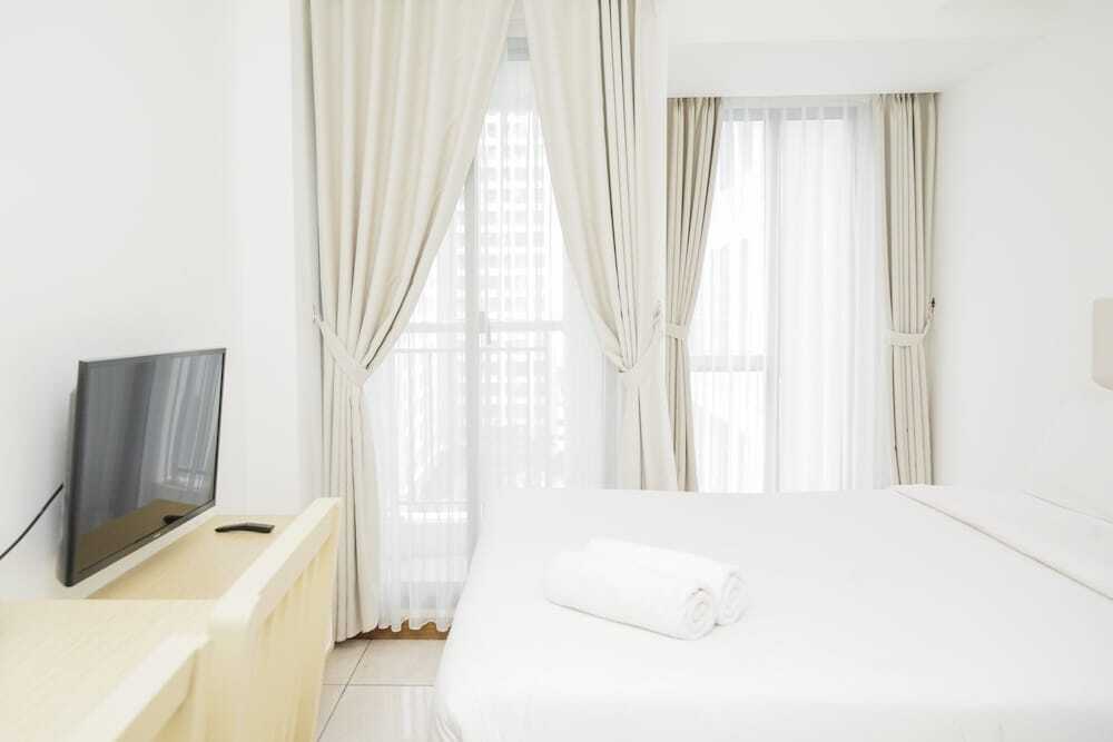Legok: Comfort with Garden View Studio Apartment M-Town Residence