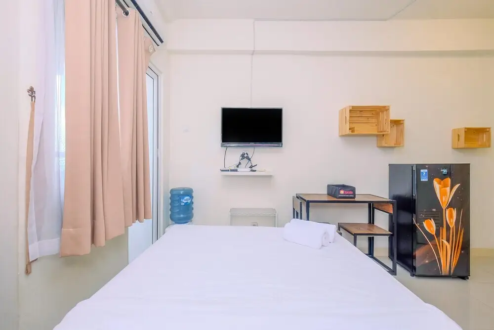 Джакарта: Modern And Stylish Studio At Green Pramuka Apartment