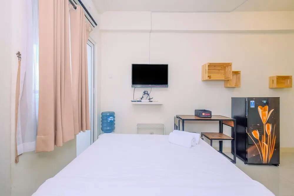 Джакарта: Modern And Stylish Studio At Green Pramuka Apartment