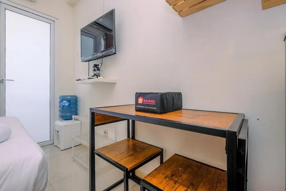 Джакарта: Modern And Stylish Studio At Green Pramuka Apartment