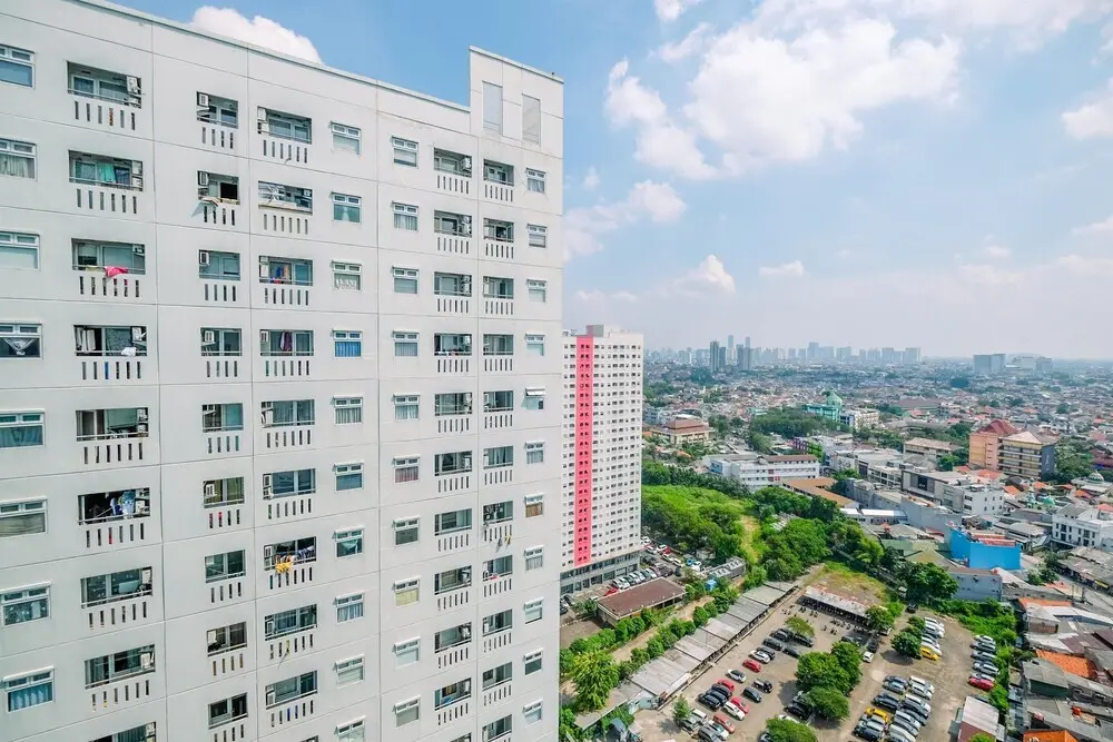 Джакарта: Modern And Stylish Studio At Green Pramuka Apartment