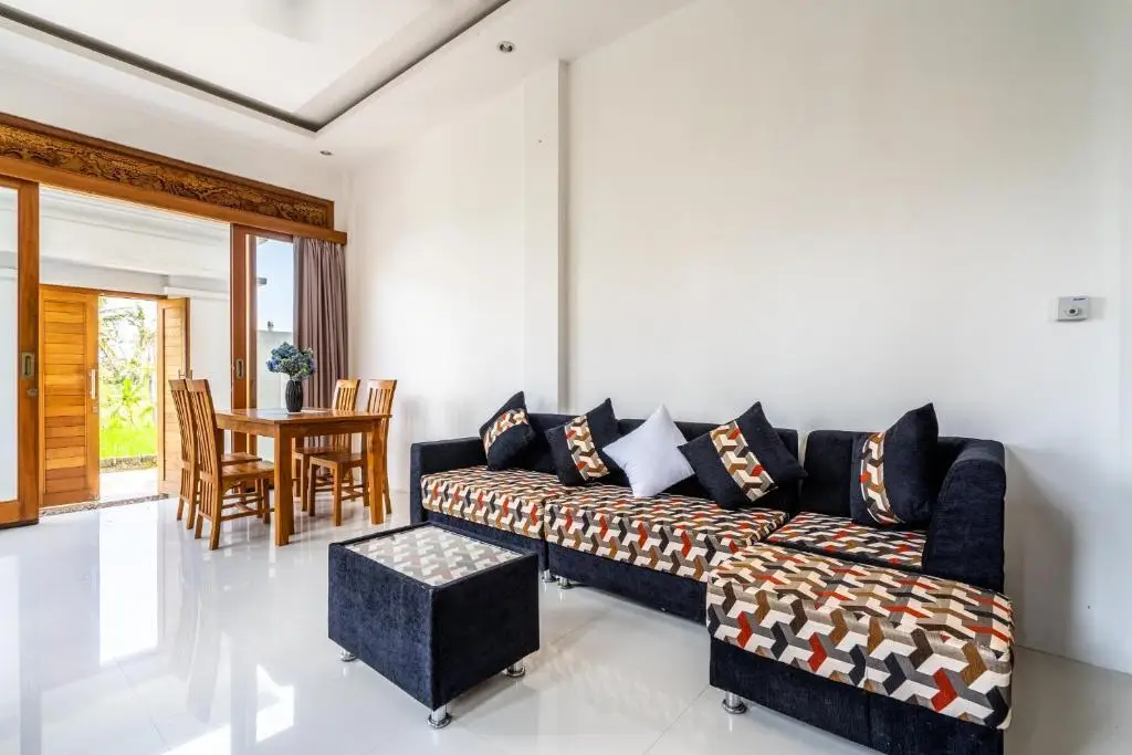 Блахбату: Mironia Villa
