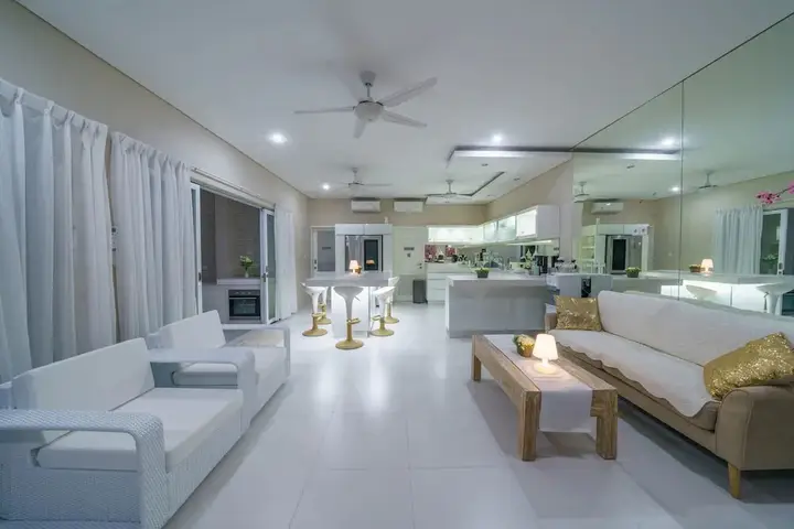 Чангу: Villa Bali OM Center