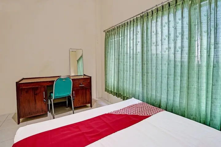 Травас: Oyo 91572 Kost Esklusif Barokah