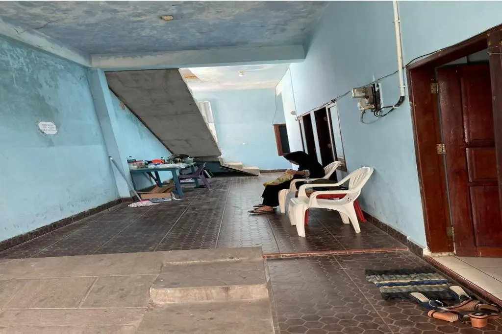 Паре-Паре: EXPRESS O 91669 Kost Amel Near Taman Mattirotasi