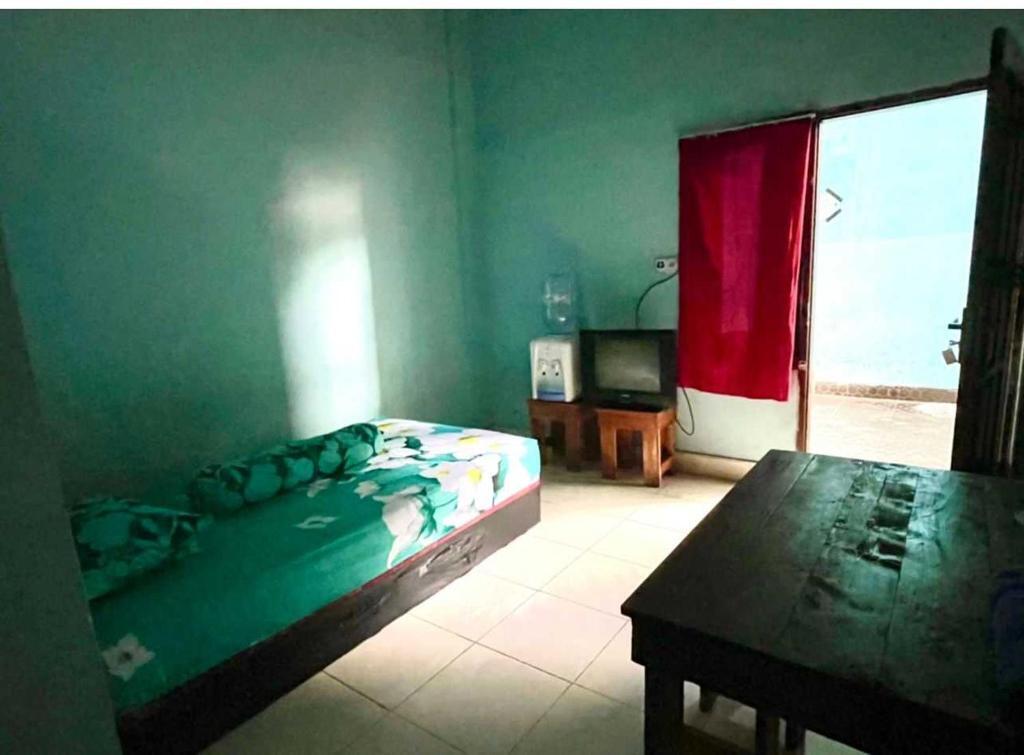 Паре-Паре: EXPRESS O 91669 Kost Amel Near Taman Mattirotasi