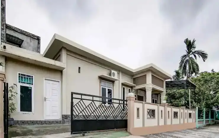Пеканбару: OYO 90942 Kost Syari'ah Panam