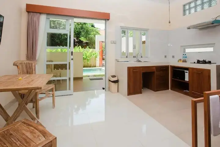 Джимбаран: Donguri House Bali