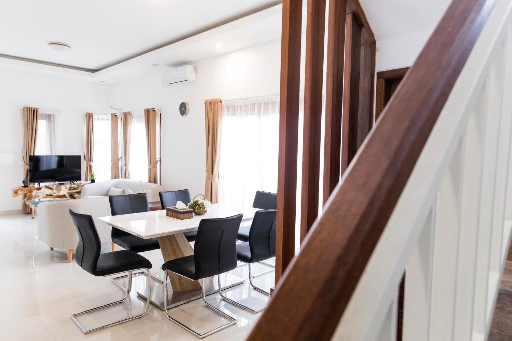 Унгасан: Askara Villa Uluwatu