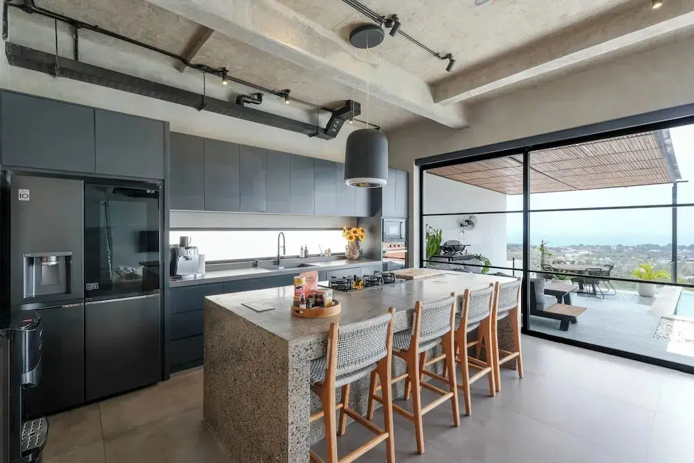 Пекату: Makai Uluwatu