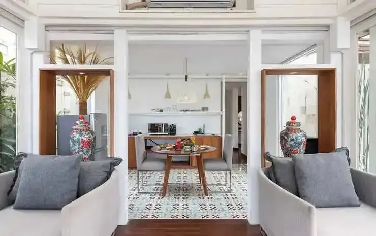 Чангу: Exquisite Oceanfront 1 Br Villa in Seminyak