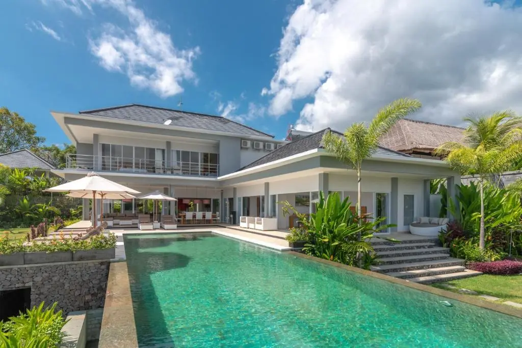 Сукасада: Villa IzaJay