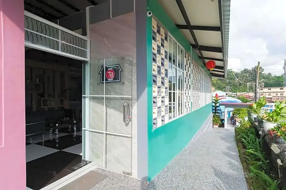 Hotel 78 Parapat Mitra RedDoorz — фото 1