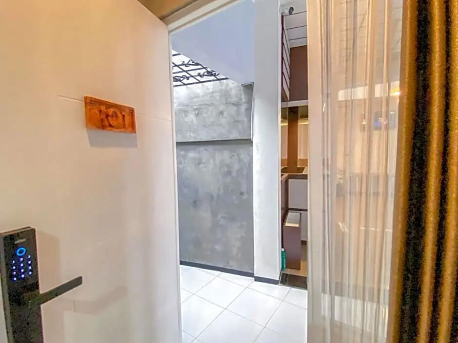 Бату: RedDoorz Syariah @ Mitra Guest House.