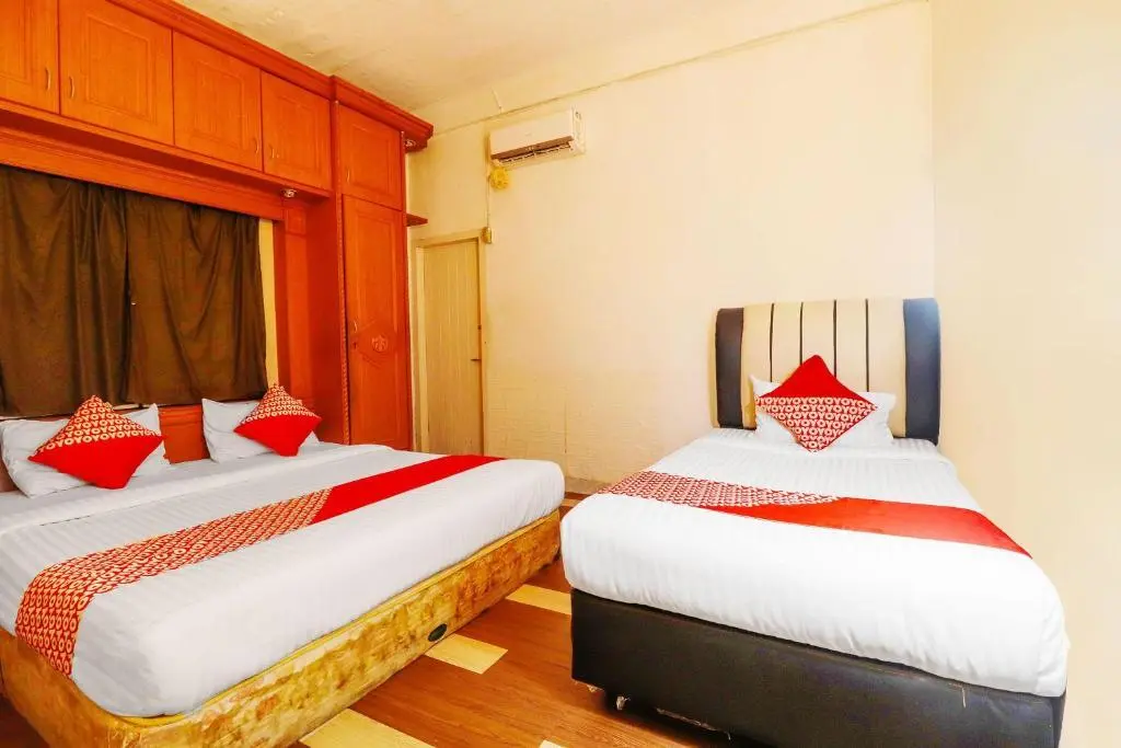 Джамби: OYO 91607 Steze Guest House Syariah