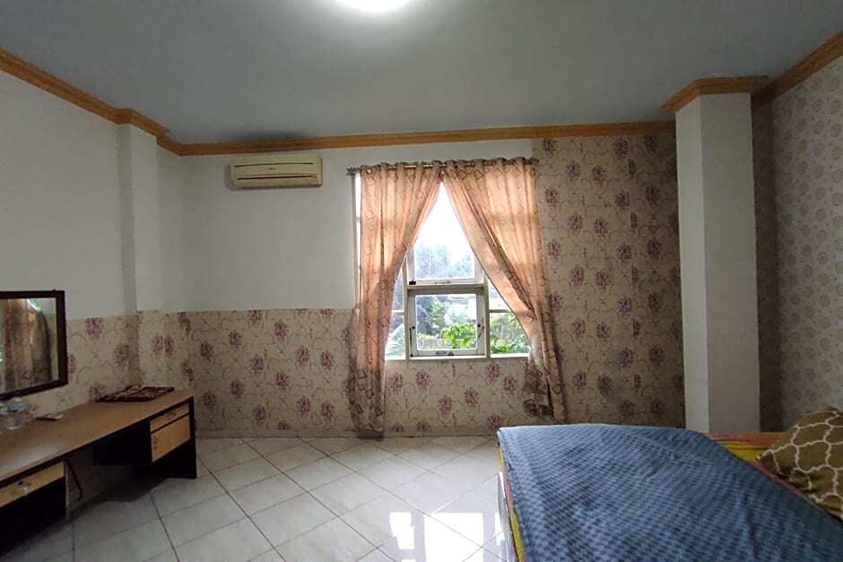 Помала: Capital O 91650 Hotel Pratama