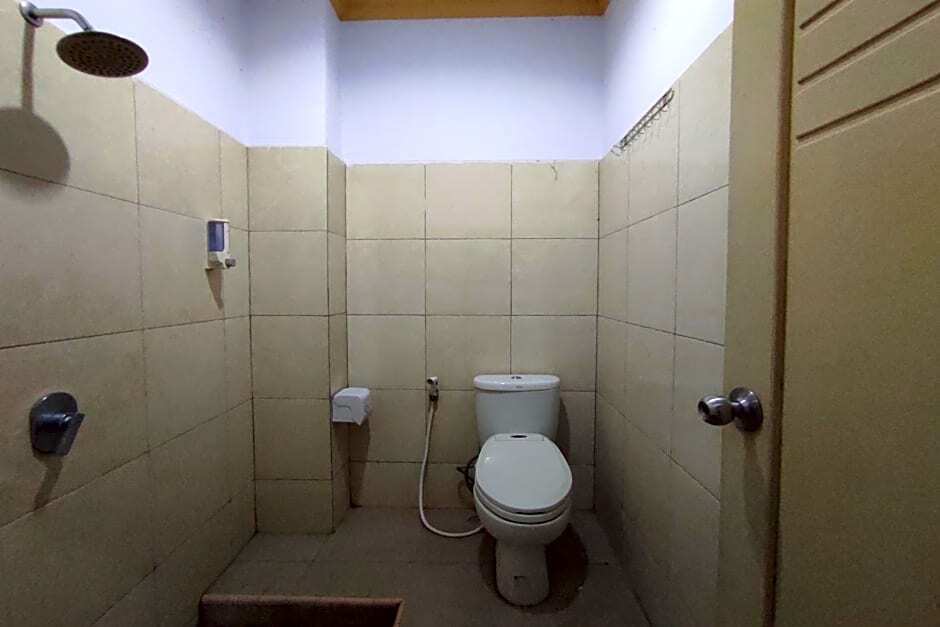 Помала: Capital O 91650 Hotel Pratama