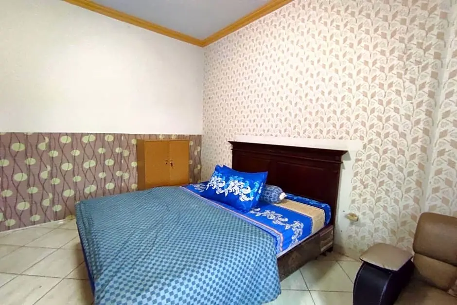 Помала: Capital O 91650 Hotel Pratama