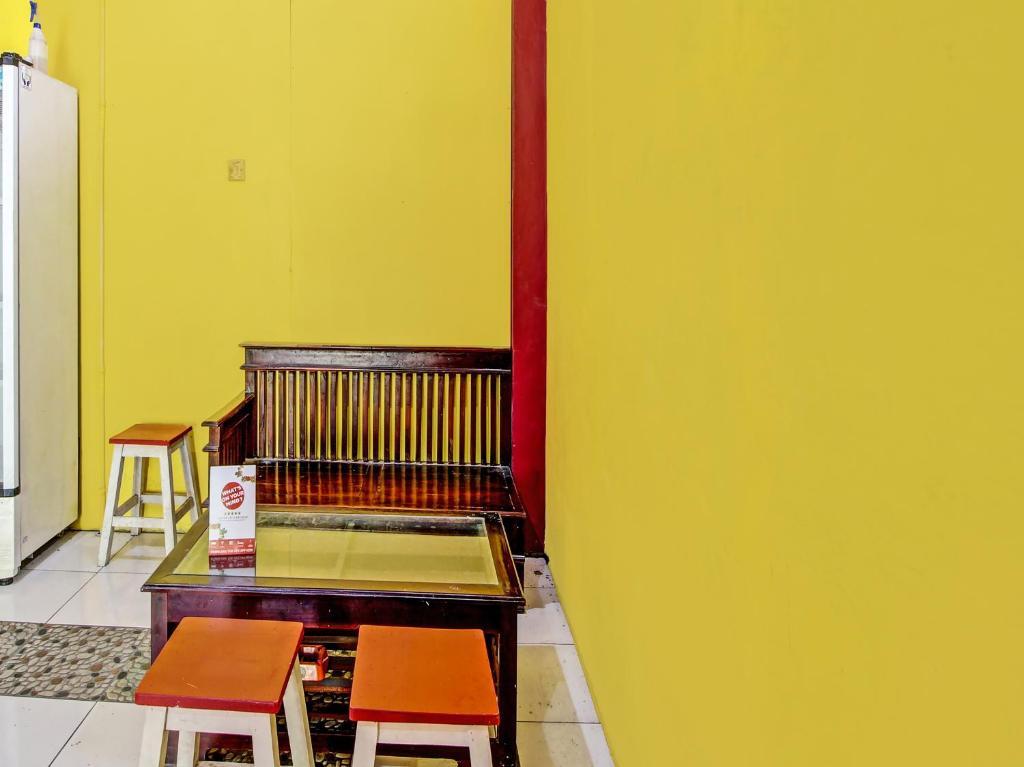 Клатен: Capital O 91690 Moza Guest House