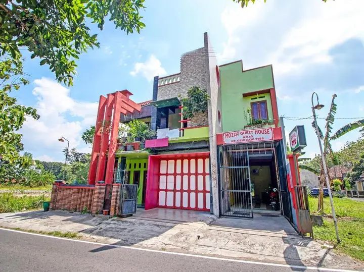 Клатен: Capital O 91690 Moza Guest House