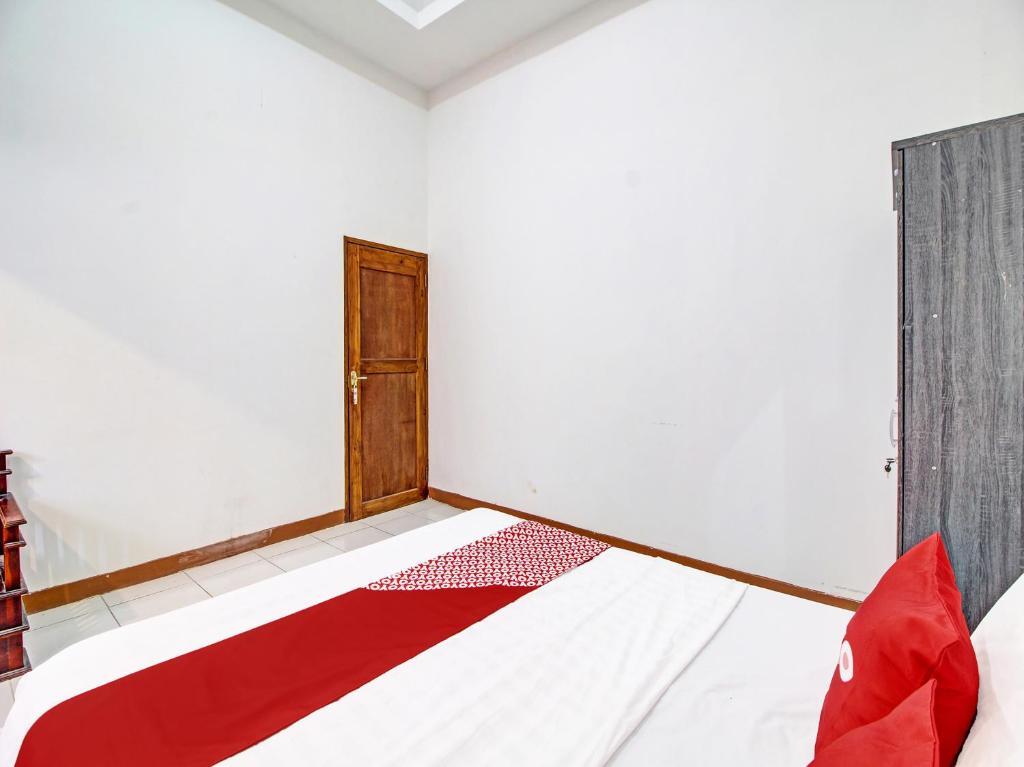 Клатен: Capital O 91690 Moza Guest House
