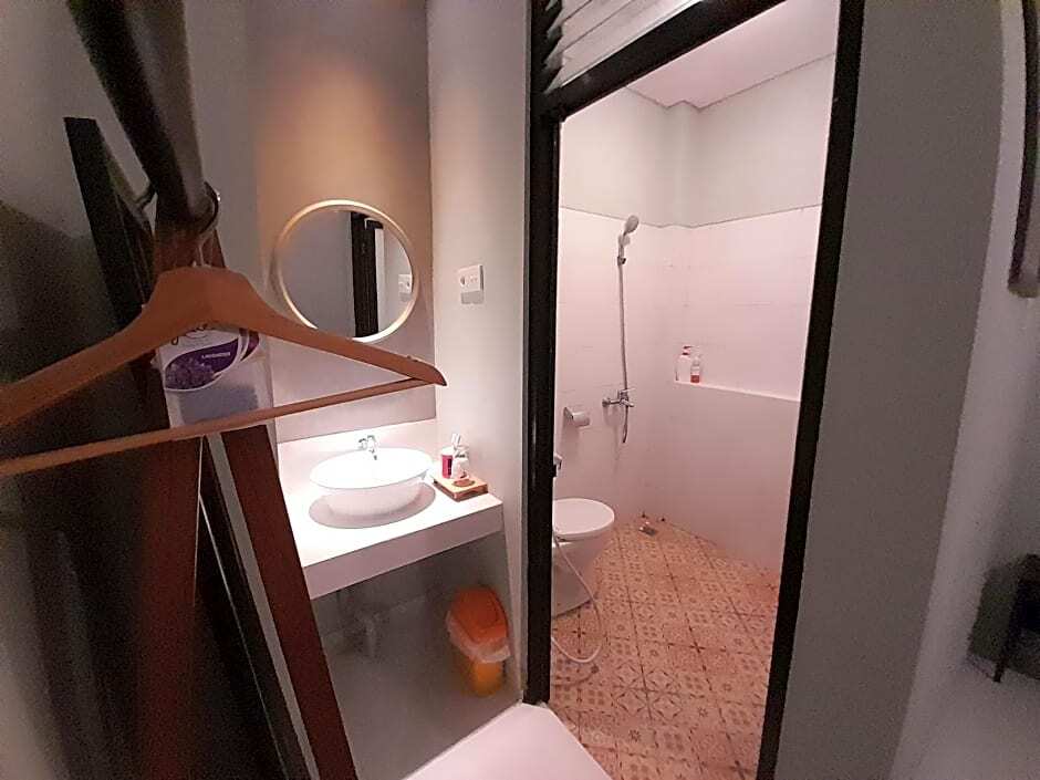 Джокьякарта: Sabi Guest House with Strategic Hostel Styles at Prawirotaman Tourist Area by Sabi House