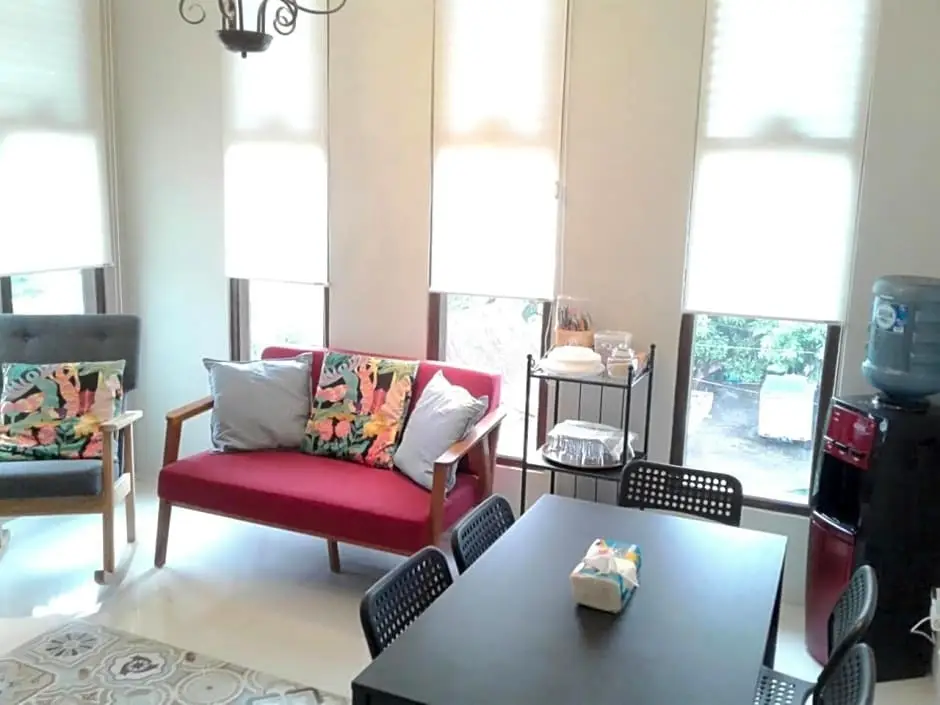 Джокьякарта: Sabi Guest House with Strategic Hostel Styles at Prawirotaman Tourist Area by Sabi House