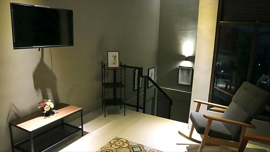 Джокьякарта: Sabi Guest House with Strategic Hostel Styles at Prawirotaman Tourist Area by Sabi House