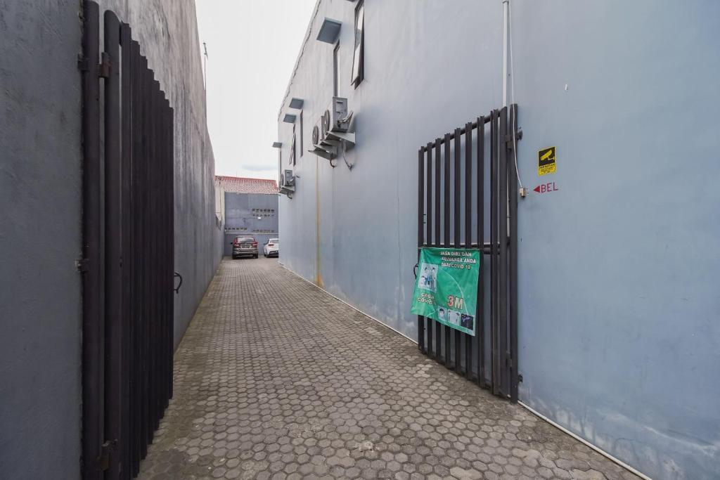 Джакарта: Vaccinated Staff - OYO 842 Arafuru Residence