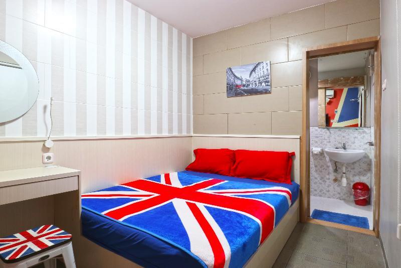 Сидоарджо: Kamariska Hostel by ZUZU